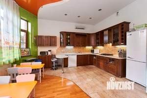 Дом 401м², 3-этажный, участок 5 сот.  