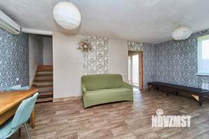 Дом 70м&sup2;, 2-этажный, участок 4 сот.  