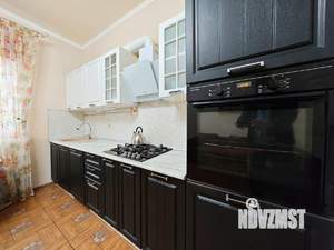 Дом 100м&sup2;, 1-этажный, участок 8 сот.  