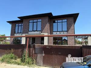 Дом 190м&sup2;, 2-этажный, участок 4 сот.  