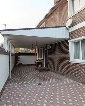 Дом 180м&sup2;, 2-этажный, участок 3 сот.  