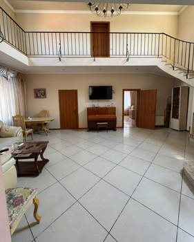 Дом 178м&sup2;, 2-этажный, участок 5 сот.  