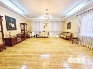 Дом 393м&sup2;, 3-этажный, участок 5 сот.  