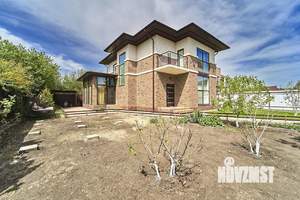 Дом 270м², 2-этажный, участок 10 сот.  