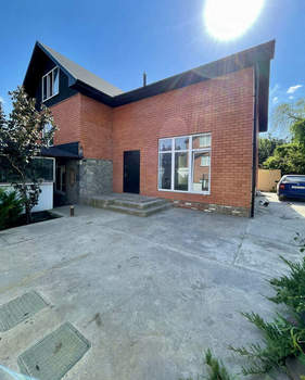 Дом 248м&sup2;, 3-этажный, участок 796 сот.  