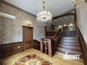 Дом 500м&sup2;, 3-этажный, участок 16 сот.  