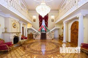 Дом 663м&sup2;, 2-этажный, участок 9 сот.  