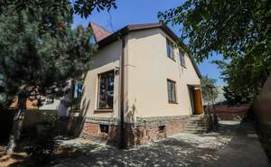 Дом 350м&sup2;, 2-этажный, участок 4 сот.  