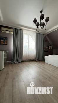 Дом 176м&sup2;, 2-этажный, участок 4 сот.  