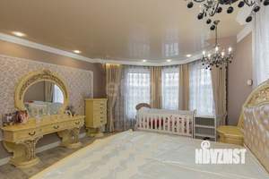 Дом 216м², 2-этажный, участок 10 сот.  