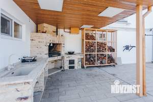 Дом 326м&sup2;, 3-этажный, участок 6 сот.  