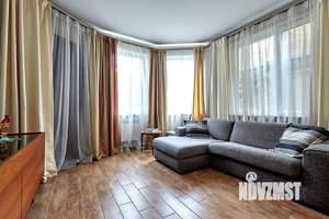 Дом 286м², 2-этажный, участок 4 сот.  