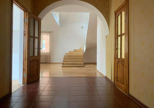 Дом 225м&sup2;, 2-этажный, участок 4 сот.  