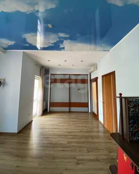 Дом 227м&sup2;, 3-этажный, участок 4 сот.  