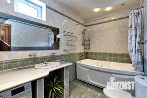 Дом 333м&sup2;, 2-этажный, участок 9 сот.  