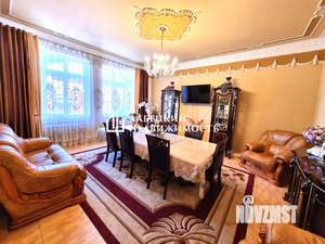 Дом 289м&sup2;, 2-этажный, участок 4 сот.  