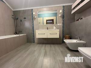 Дом 221м&sup2;, 2-этажный, участок 10 сот.  