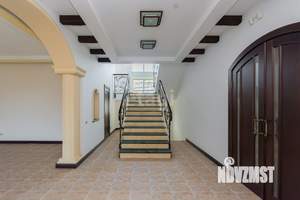 Дом 294м², 2-этажный, участок 6 сот.  