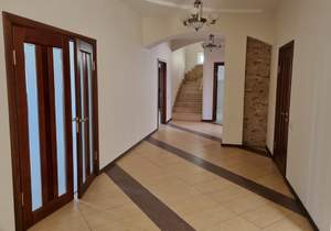 Дом 315м&sup2;, 2-этажный, участок 77 сот.  