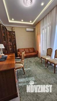 Дом 241м&sup2;, 3-этажный, участок 4 сот.  