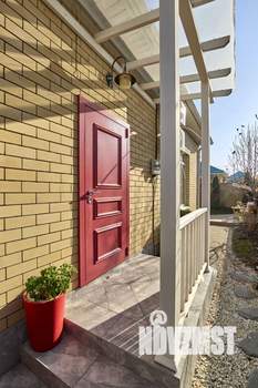 Дом 235м&sup2;, 2-этажный, участок 3 сот.  