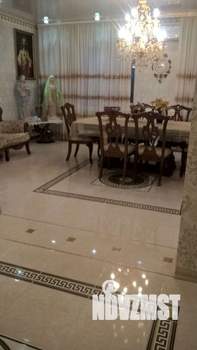 Дом 460м&sup2;, 3-этажный, участок 4 сот.  