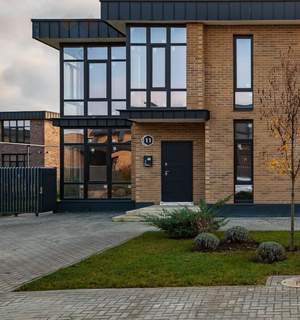 Дом 135м&sup2;, 2-этажный, участок 3 сот.  