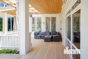 Дом 425м&sup2;, 2-этажный, участок 8 сот.  