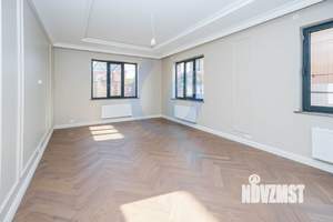 Дом 261м², 2-этажный, участок 9 сот.  