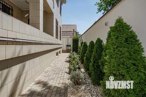 Дом 475м&sup2;, 2-этажный, участок 8 сот.  