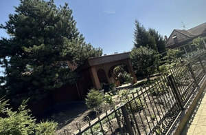 Дом 320м&sup2;, 2-этажный, участок 12 сот.  