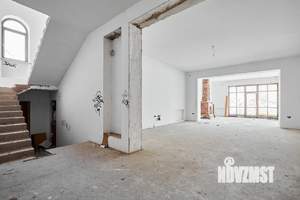 Дом 700м², 2-этажный, участок 10 сот.  