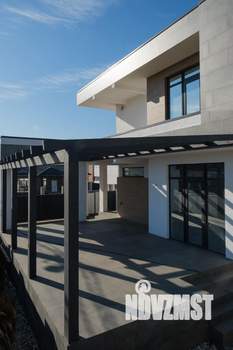 Дом 240м&sup2;, 3-этажный, участок 4 сот.  