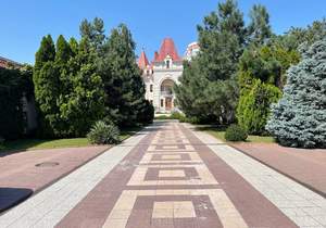 Дом 650м², 3-этажный, участок 30 сот.  
