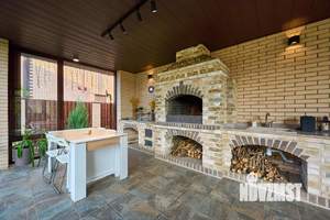 Дом 180м&sup2;, 2-этажный, участок 6 сот.  