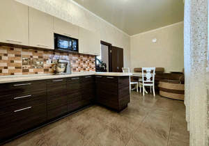 Дом 165м&sup2;, 2-этажный, участок 4 сот.  