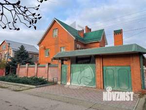 Дом 208м&sup2;, 3-этажный, участок 6 сот.  