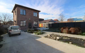 Дом 100м&sup2;, 2-этажный, участок 4 сот.  