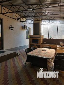 Дом 190м&sup2;, 2-этажный, участок 4 сот.  