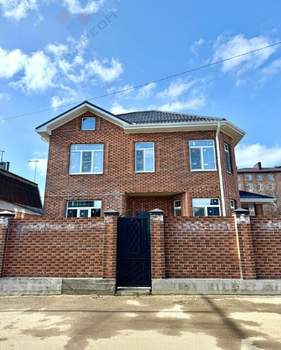 Дом 140м&sup2;, 2-этажный, участок 3 сот.  