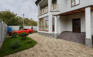 Дом 300м&sup2;, 2-этажный, участок 10 сот.  