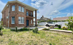 Дом 242м&sup2;, 2-этажный, участок 6 сот.  