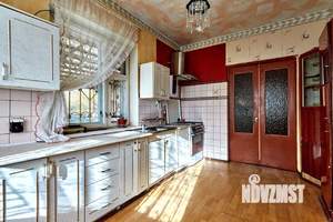 Дом 307м&sup2;, 3-этажный, участок 9 сот.  