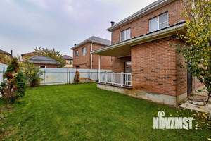 Дом 138м&sup2;, 2-этажный, участок 4 сот.  