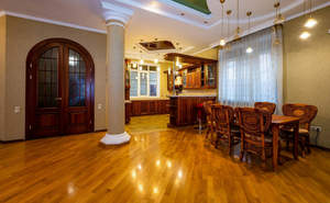 Дом 198м&sup2;, 2-этажный, участок 6 сот.  