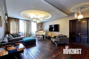 Дом 285м², 2-этажный, участок 4 сот.  