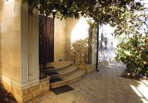 Дом 229м&sup2;, 2-этажный, участок 10 сот.  