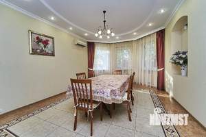 Дом 350м², 2-этажный, участок 11 сот.  