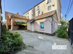 Дом 305м&sup2;, 2-этажный, участок 10 сот.  