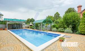 Дом 472м&sup2;, 2-этажный, участок 10 сот.  